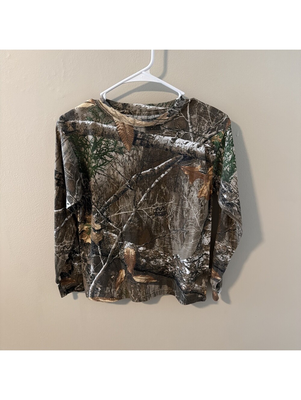Kings Camo Long Sleeve Shirt Youth Size Large.
